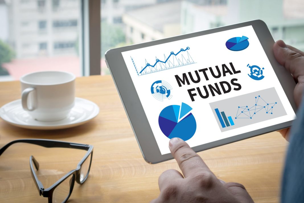 封闭式平衡共同基金：Center Coast MLP & Infrastructure Fund(CEN)